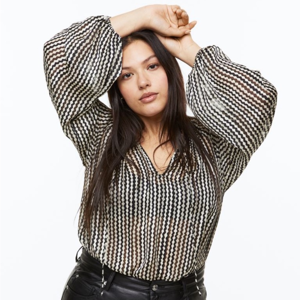 H&M black and tan blouse